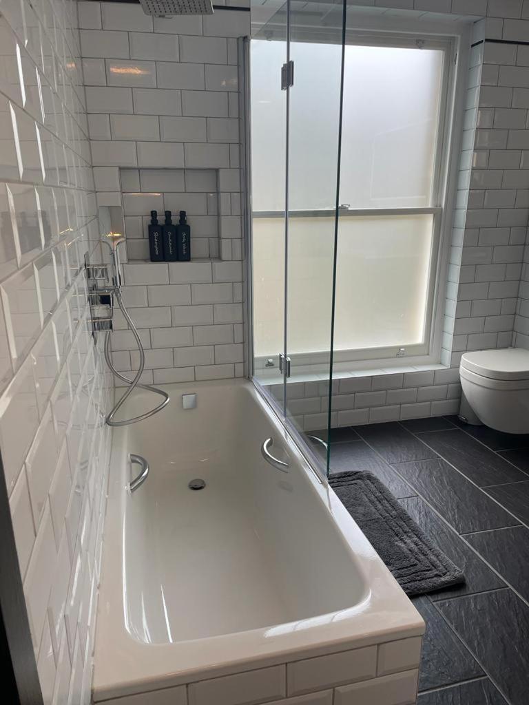 Luxury Apartment In Belsize Park 伦敦 外观 照片